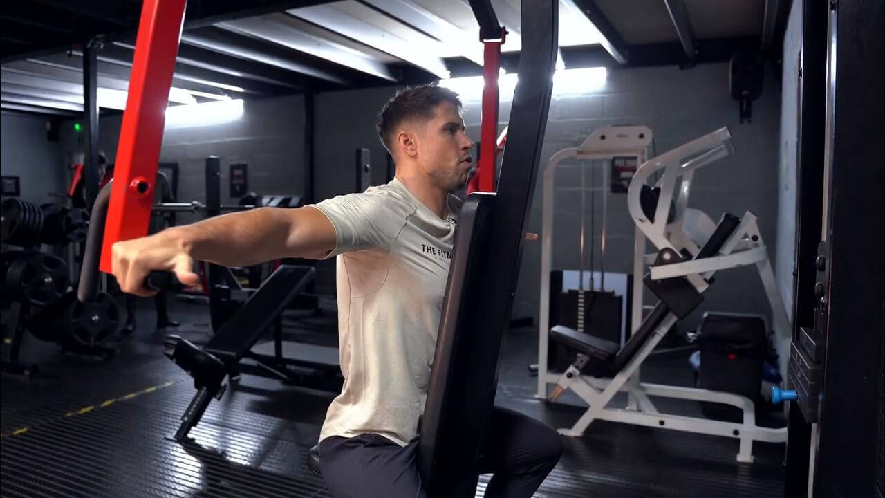 Wie man mit der PEC Fly Machine trainiert？
